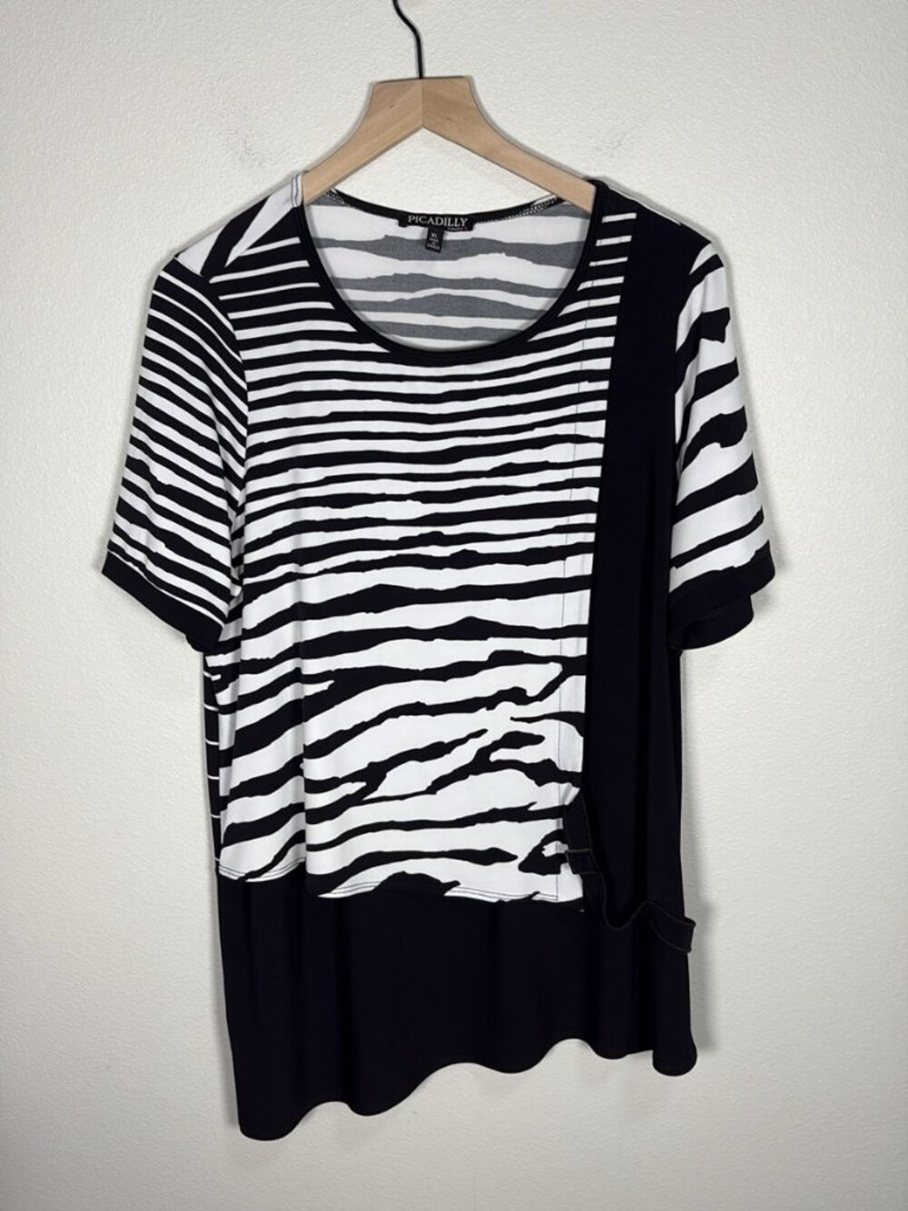 Picadilly Women's Tunic Top Black White Zebra Stripe Asymmetrical Hem XL
